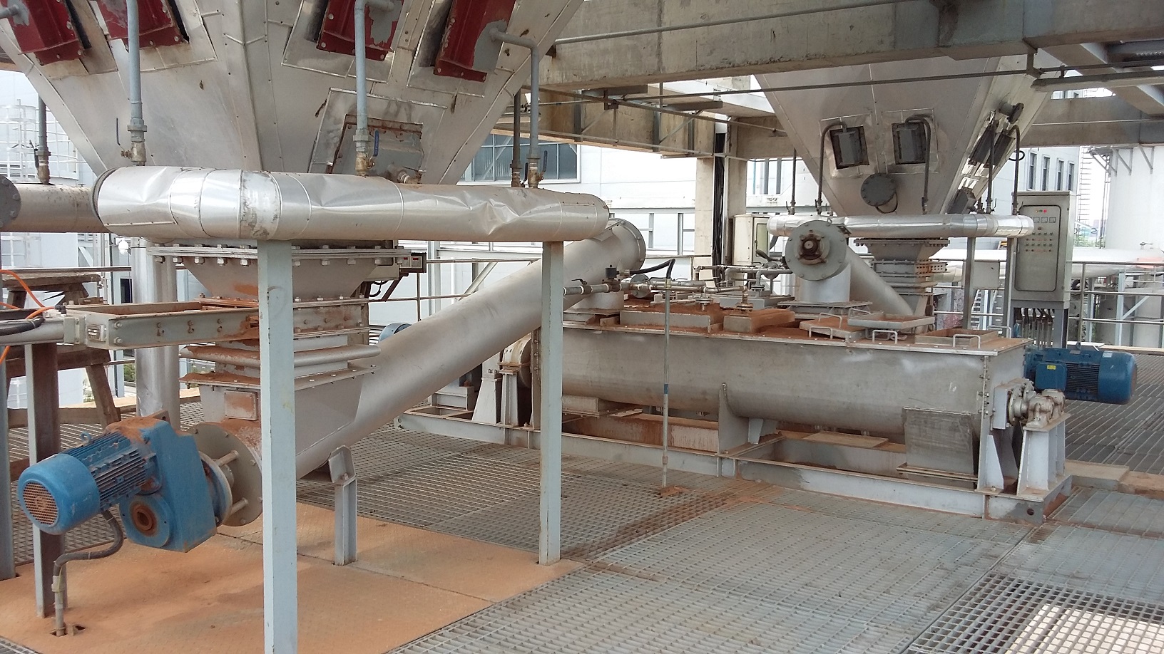 06 上海竹園污泥干化焚燒項目螺旋輸送機、加濕機